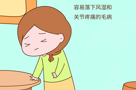 图：产妇做月子期间不能碰凉水？