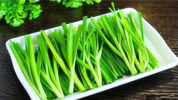 图：学校食堂为什么禁止给学生吃韭菜？